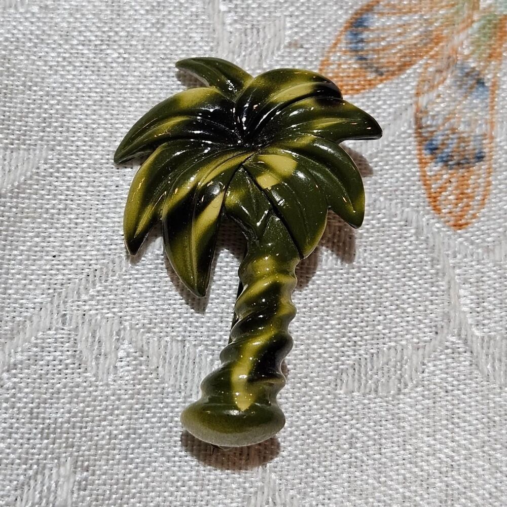 vintage green palm tree enamel brooch